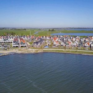 Nice Holiday Home On The Markermeer Uitdam Exterior photo