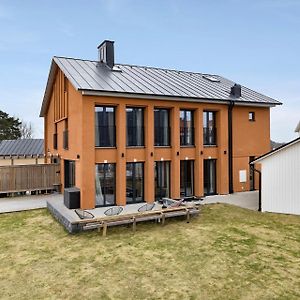 Lyxig Villa Med Herrgardsutsikt Märsta Exterior photo