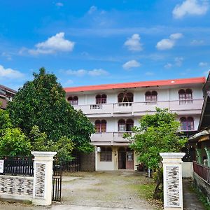 Collection O Hotel Pratiwi Anggrek Near Pantai Padang Exterior photo