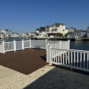 5 Bedroom Lagoon Front - New To Rental Market Manahawkin Exterior photo