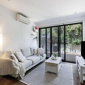 Hidden Gem In Mckinnon Apartment By Ready Set Host Melburne Exterior photo