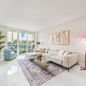 Apartamento Sunny Isles Beachfront Oasis, Modern & Spacious Exterior photo