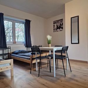 Apartamento Carda Haus "Zimmer Fuer Entspannte Gaeste - Einfach & Komfortabel" Laa an der Thaya Exterior photo