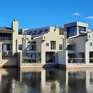 Lakeside Apartment In Oubaai Golf Estate George Exterior photo