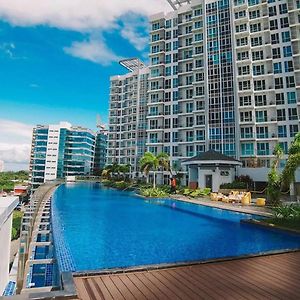 Mactan Newtown 1-Bedroom Unit With Pool View And Seaview Isla de Mactán Exterior photo