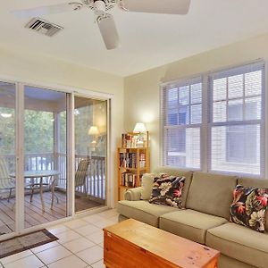 A Little Slice Of Paradise By Avantstay Communal Pool Screened In Porch Great Location Month Long Stays Stock Island Exterior photo