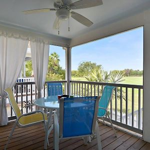 Coral Breeze By Avantstay Close To Beach W Balcony Shared Pool Month Long Stays Only Stock Island Exterior photo