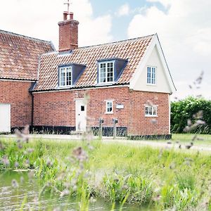 The Cottage By The Suffolk Cottage Collection Peasenhall Exterior photo