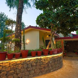 Farm The Retreat - With Private Pool Villa Manesar Exterior photo