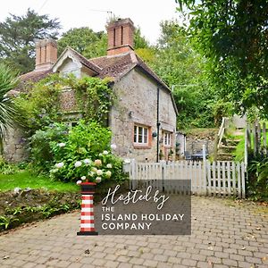 1 Apse Castle Cottage - Chocolate Box Cottage, Pet-Friendly Luxury Cottage, Surrounded By Ancient Woodland In Shanklin Exterior photo