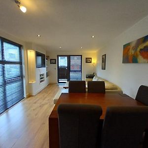 Apartamento 2Br Beautiful Apt Mins From Seaside And Mountains Dublín Exterior photo