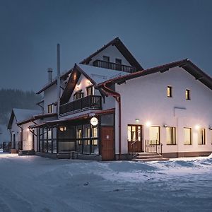 Hotel Rabbit Bran Moieciu de Jos Exterior photo