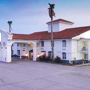 Boardwalk Suites Lafayette Exterior photo