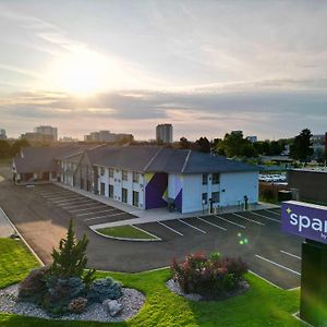 Hotel Spark By Hilton Toronto Markham Exterior photo