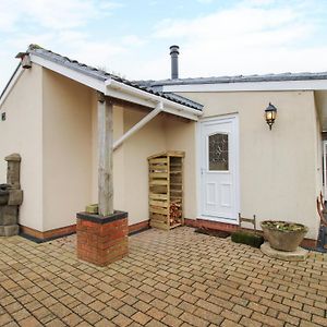 Spitfire Lodge Market Drayton Exterior photo