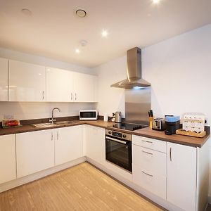 Stylish 1-Bed Apartment Near City Centre, Mediacityuk, Spinningfields, Old Trafford & Etihad, Sleeps 4, Netflix, Gym, Balcony, Nespresso Machine, Ideal For Professionals & Extended And Short Stays! Mánchester Exterior photo