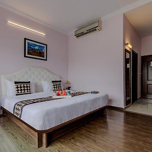 Hotel Cozy Cave Grand Nueva Delhi Exterior photo