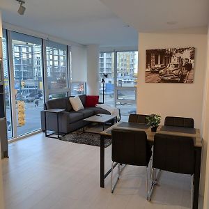 Modern 2 Bedroom Condo With Ac In Olympic Village Vancouver Exterior photo