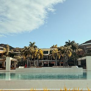 Yugen Suites At Pico De Loro Nasugbu Exterior photo