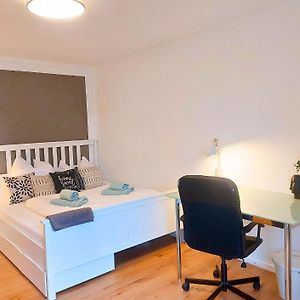 Apartamento 3 Schlafzimmer I Balkon I Tischkicker Fuer 5 Personen Nahe Uni & City Center Ulm Exterior photo