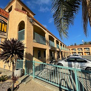 Travelers Inn Castro Valley Exterior photo