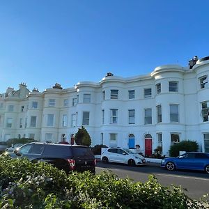 Penthouse Seaside Apartment - Sea Views- Sleeps 7 Littlehampton Exterior photo