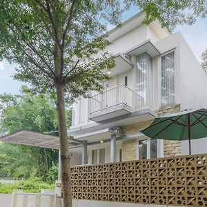 Calma Edelweiss Villa Lawang Malang Exterior photo