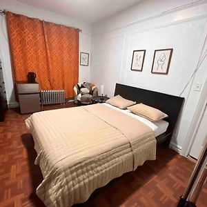 Large And Spacious Room Facing A Beautiful Park Minutes Away From Manhattan Nueva York Exterior photo