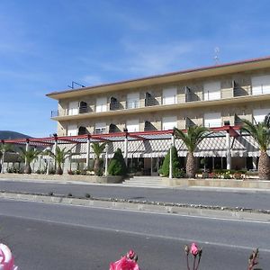 Hotel Toros de Guisando El Tiemblo Exterior photo