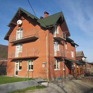 Hotel Yaremche House Exterior photo