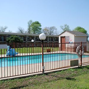 Apple Tree Inn Lindale Exterior photo