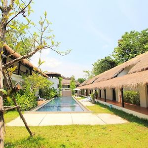 Kanpura Hotel Kanchanaburi Exterior photo