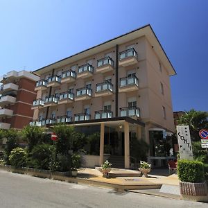 Hotel Conti Rímini Exterior photo