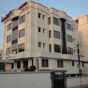 Hotel The Majestic Manor Nagpur Exterior photo