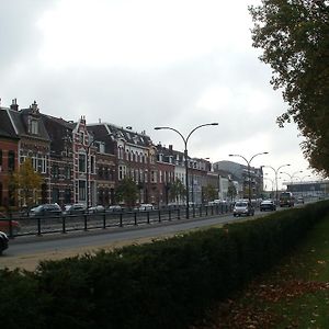 Op De Burg Bed and Breakfast Venlo Exterior photo