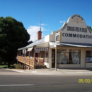 Snug As A Bug Omeo Motel Exterior photo