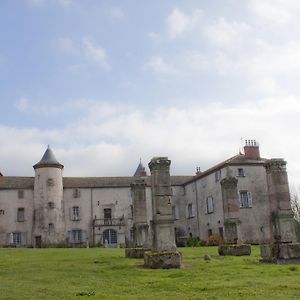 Hotel Chateau De Chantelauze Olliergues Exterior photo