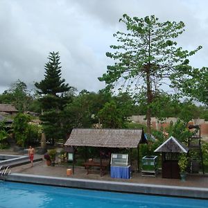 Continent Wonua Monapa Resort Kendari Exterior photo