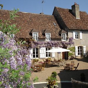 Hotel Le Relais Du Lyon D'Or Angles-sur-lʼAnglin Exterior photo