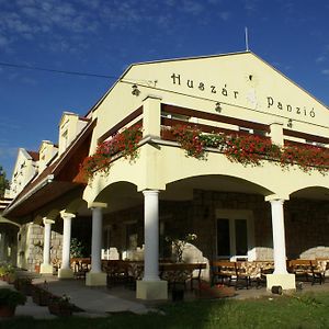 Huszár Panzió és Étterem Bed and Breakfast Sárospatak Exterior photo