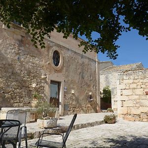 Casina Di Grotta Di Ferro Hostal Santa Croce Camerina Exterior photo