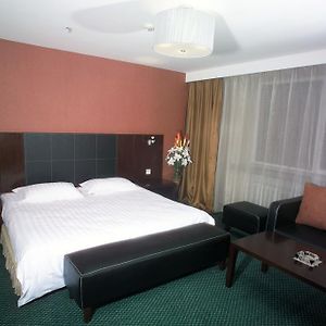 Longda Holiday Hotel Harbin Room photo