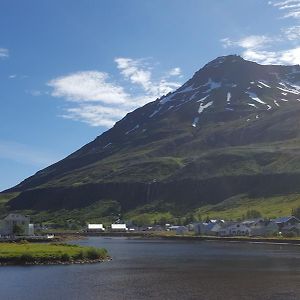 Við Lónið Guesthouse Seyðisfjörður Exterior photo
