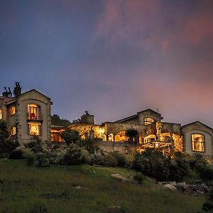 Wild Horses alojamiento Villa Harrismith Exterior photo