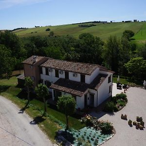 Agriturismo La Cantina Di Bacco Hostal Loretello Exterior photo