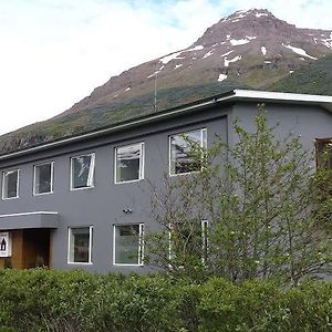 Seydisfjordur Guesthouse Seyðisfjörður Exterior photo