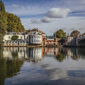 Hotel The Mitre, Hampton Court Kingston upon Thames  Exterior photo