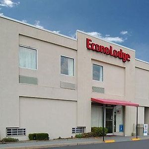 Econo Lodge Near Potomac Mills Woodbridge Exterior photo