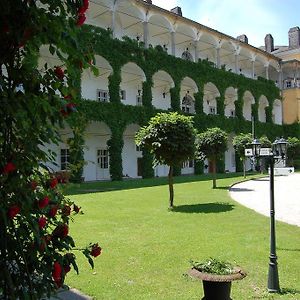 Hotel Gaestehaus Schloss Aschach Aschach an der Donau Exterior photo