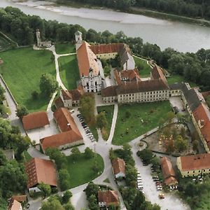 Hotel Klostergasthof Raitenhaslach Burghausen Exterior photo